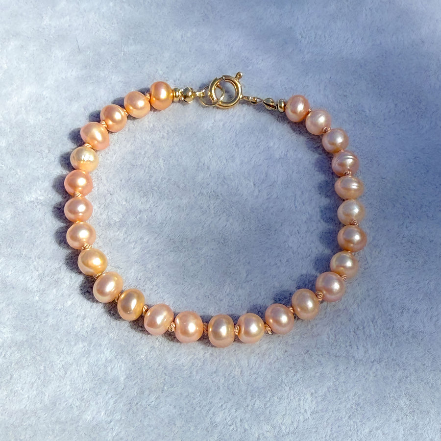 Blush Pearl 14K Gold Bracelet Timeless elegance – handcrafted with love and detail
