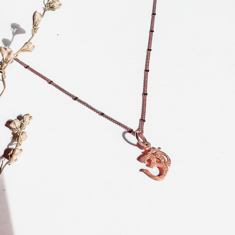 SACRED OM • Roségold NECKLACE